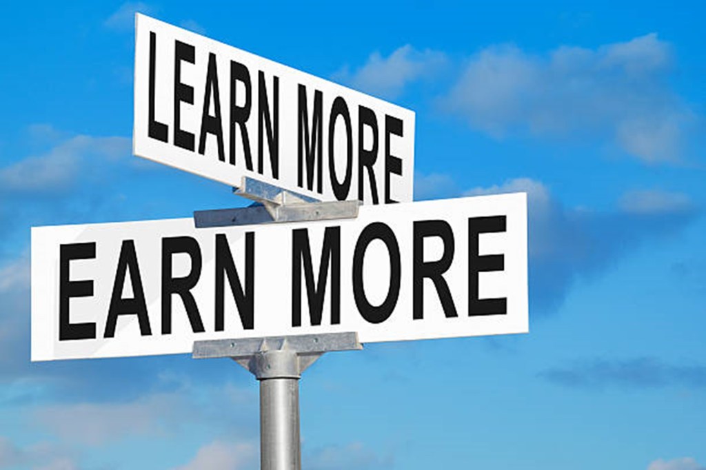 Exploring the Pros and Cons of Apprenticeships and Degrees: Which Path Is Right for&nbsp;You?